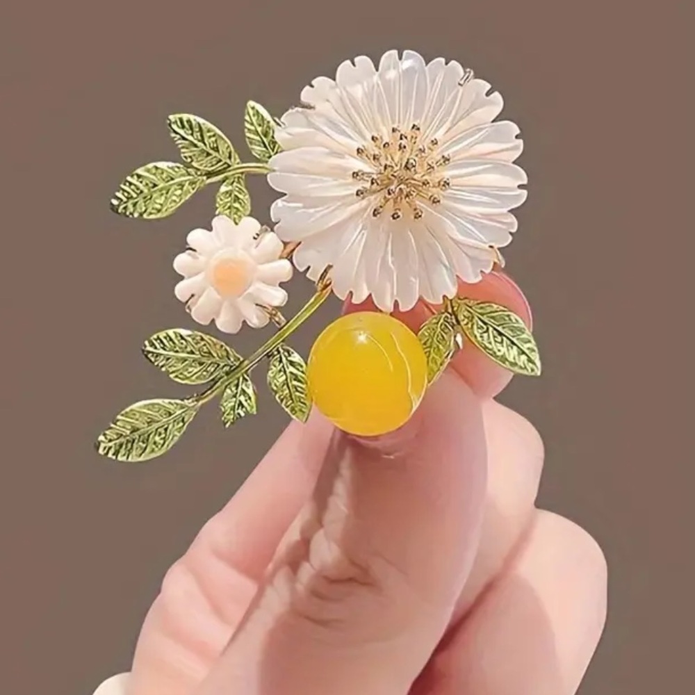 SUMMER Vintage Style Daisy Flower Elegant Beautiful Leaf Gold 14k Brooch Trendy